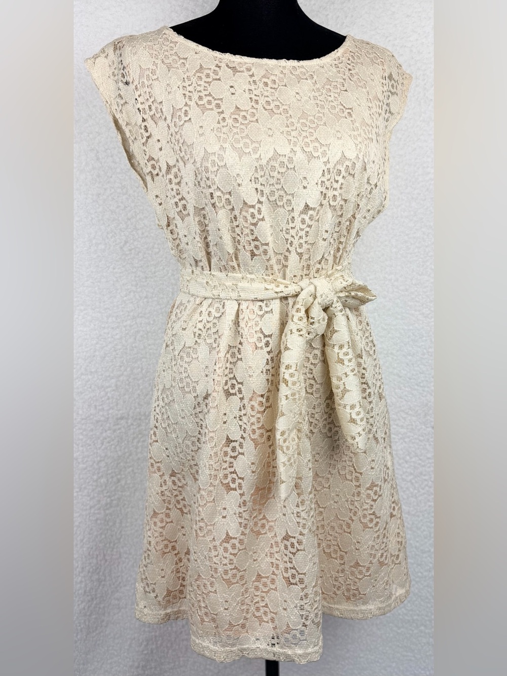 SHEEP • Cream Floral Lace Tie-Waist Mini Dress, M - Picture 8 of 13